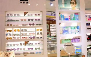 眼镜店送的眼镜布怎么样，眼镜店送的眼镜布怎么样好用吗